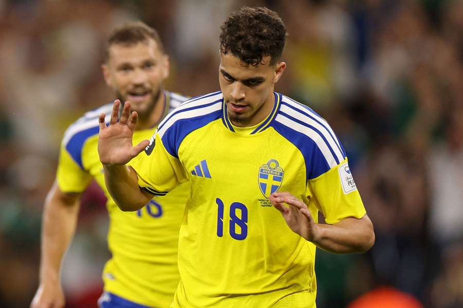 Ayari não comemorou gol pela Suécia contra a Tunísia na Copa do Mundo