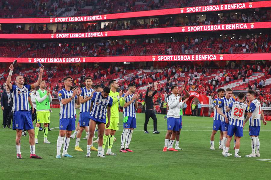 Corrida pelo título relançada: FC Porto voltou a ser feliz na Luz