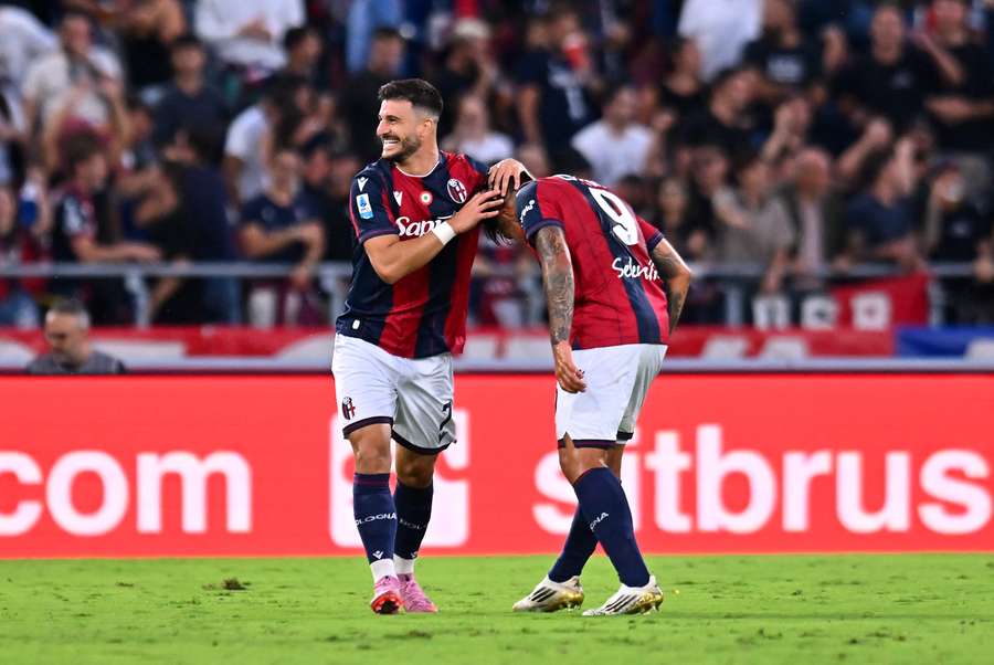 Orsolini ringrazia Castro per l'assist del gol