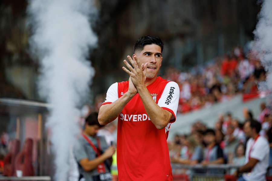 Fran Navarro está avaliado pelo Flashscore em 3,7 milhões de euros. Fran Navarro está avaliado pelo Flashscore em 3,7 milhões de euros.