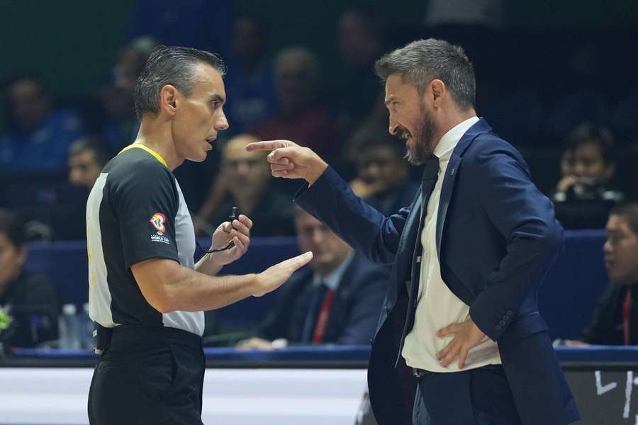 Italiens Headcoach Pozzecco ist für seine Ausbrüche berühmt.