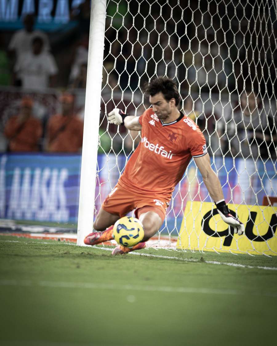 Léo Jardim venceu 7 de 8 disputas de pênaltis pelo Vasco