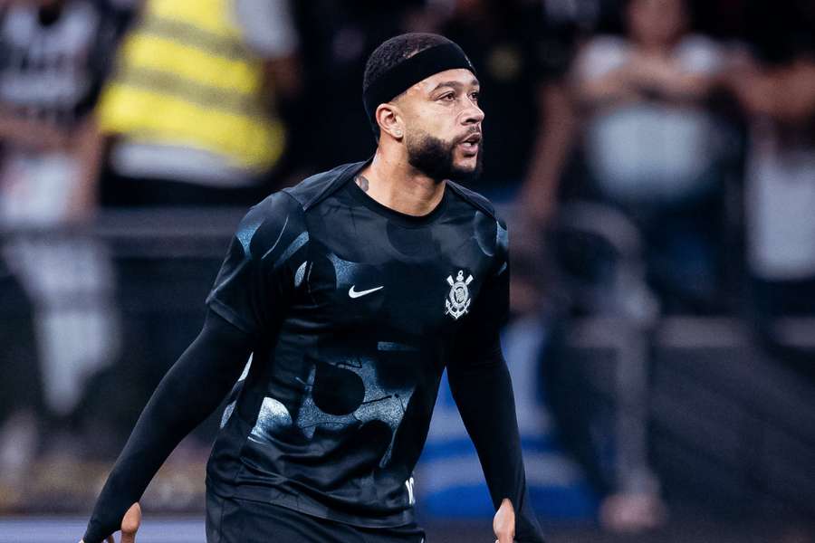 Memphis vê Corinthians jogando espaçado demais