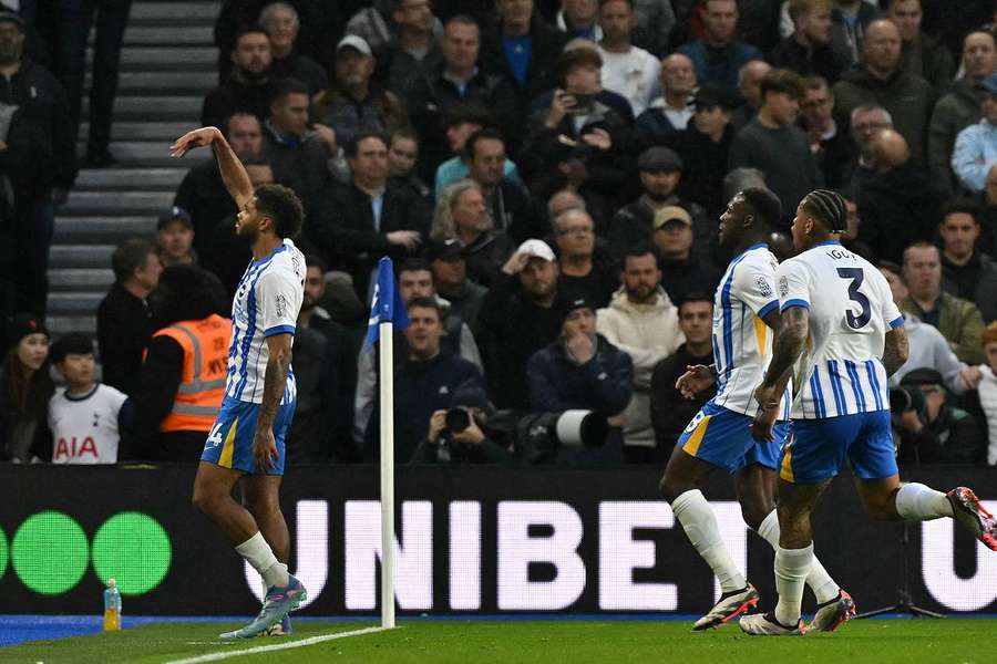 O segundo tempo foi de atropelamento do Brighton