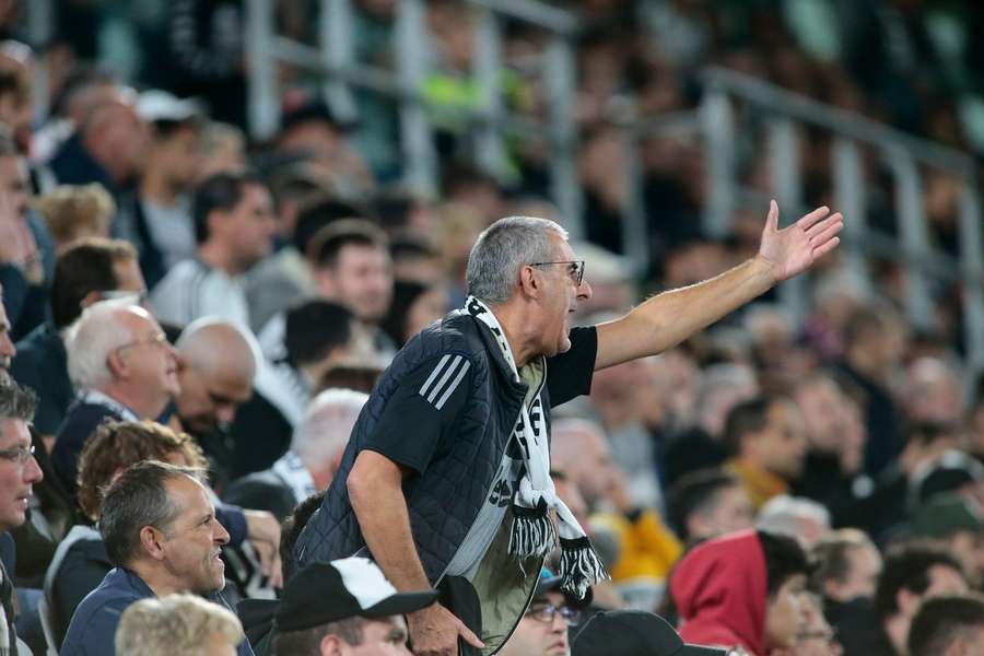 Un supporter de la Juventus, ce week-end devant le match opposant le club turinois à Bologne pour la première victoire de l'équipe depuis août (3-0).