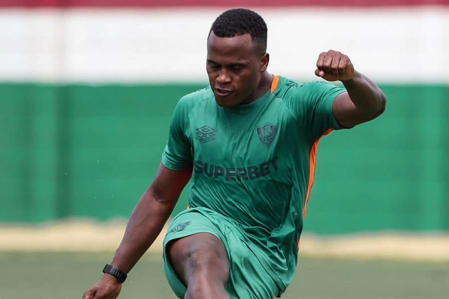 Arias renovou contrato com Fluminense até 2028