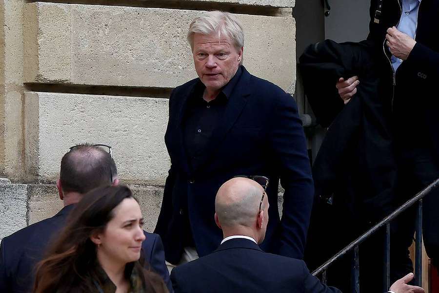 Oliver Kahn, interesado en el Girondins