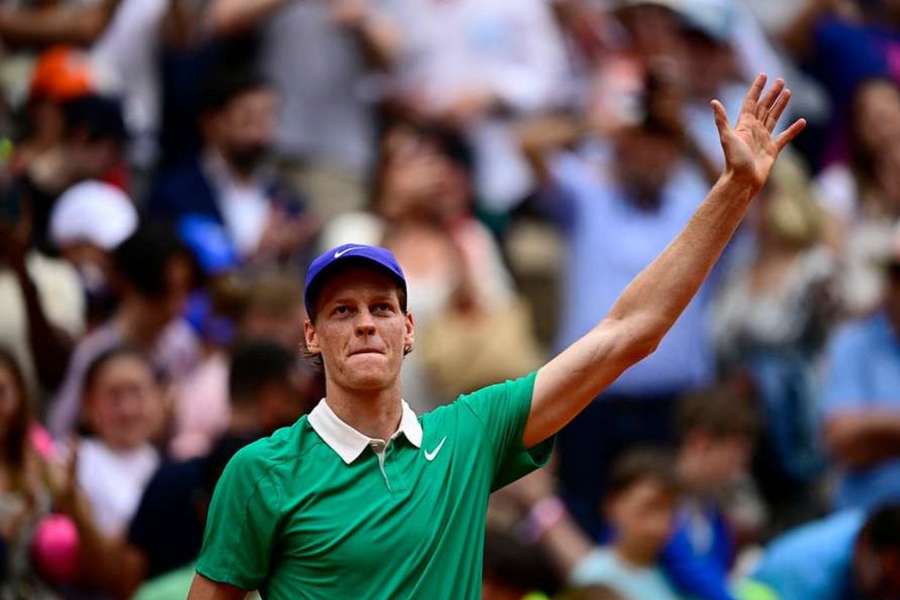 Znakomity występ Sinnera i awans do 4. rundy French Open. Rywal zdobył zaledwie trzy gemy