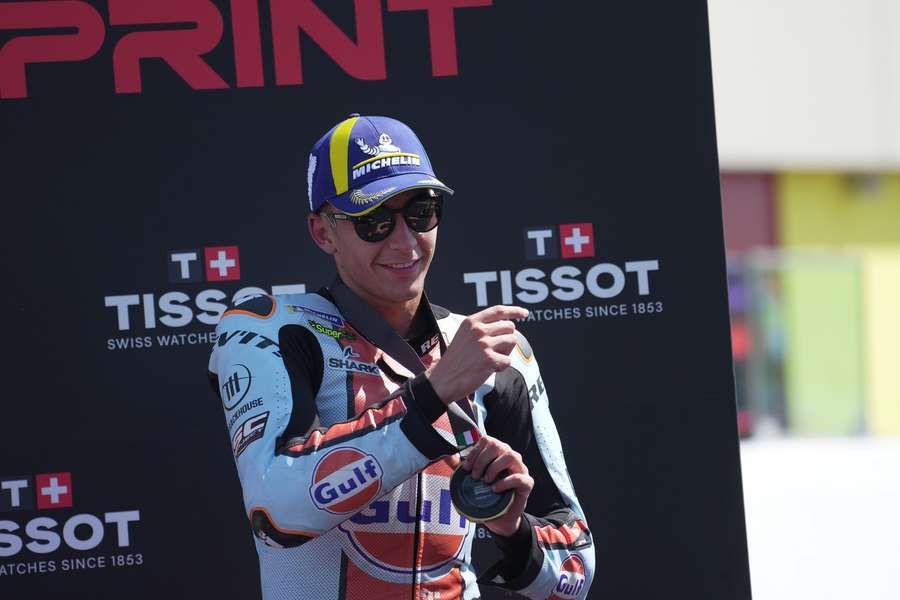 Fernandez celebrates his win