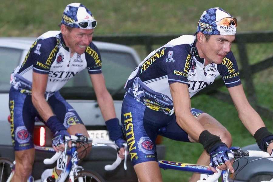 Pascal Hervé com Richard Virenque durante a Volta à Lombardia em 1998