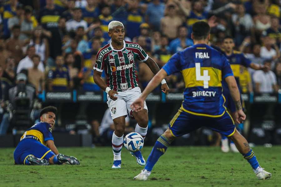 John Kennedy foi expulso na final da Libertadores