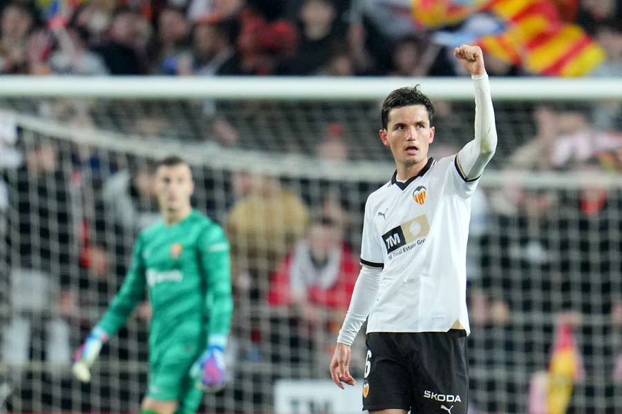 Hugo Guillamon (Valencia) sărbătorește marcarea golului egalizator