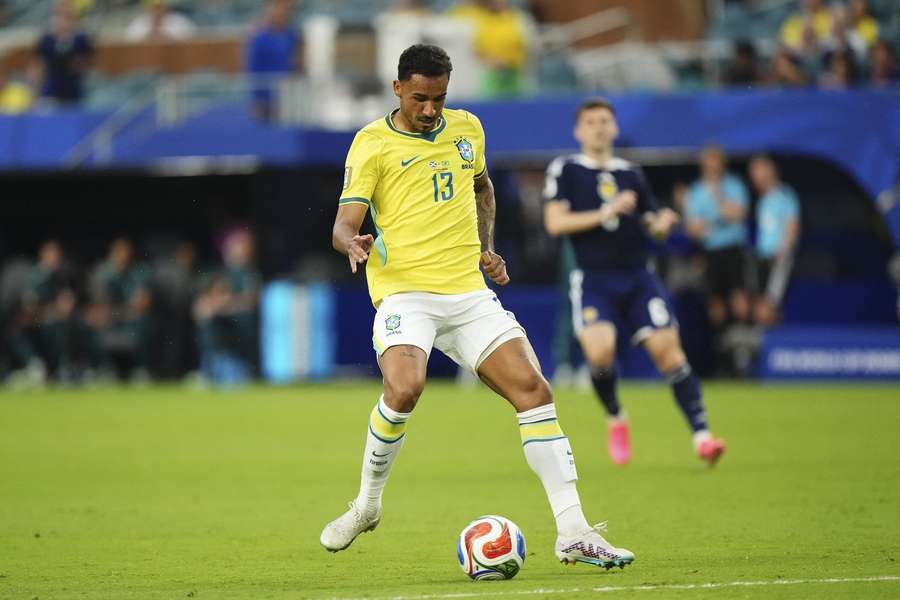 Danilo em ação pela Seleção