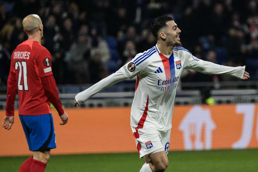 Mikautadze, mejor jugador del partido.