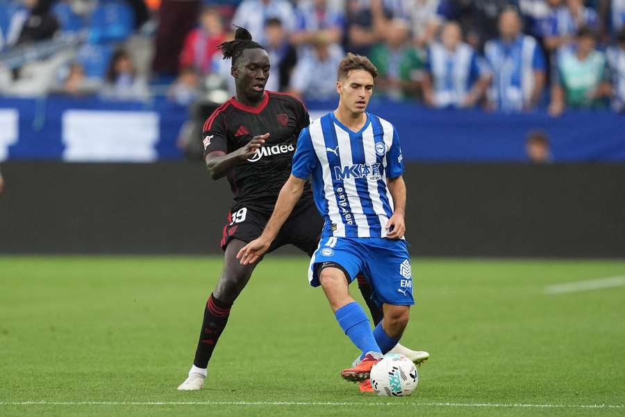 Maras, durante uno de sus últimos partidos como jugador del Alavés Maras, durante uno de sus últimos partidos como jugador del Alavés