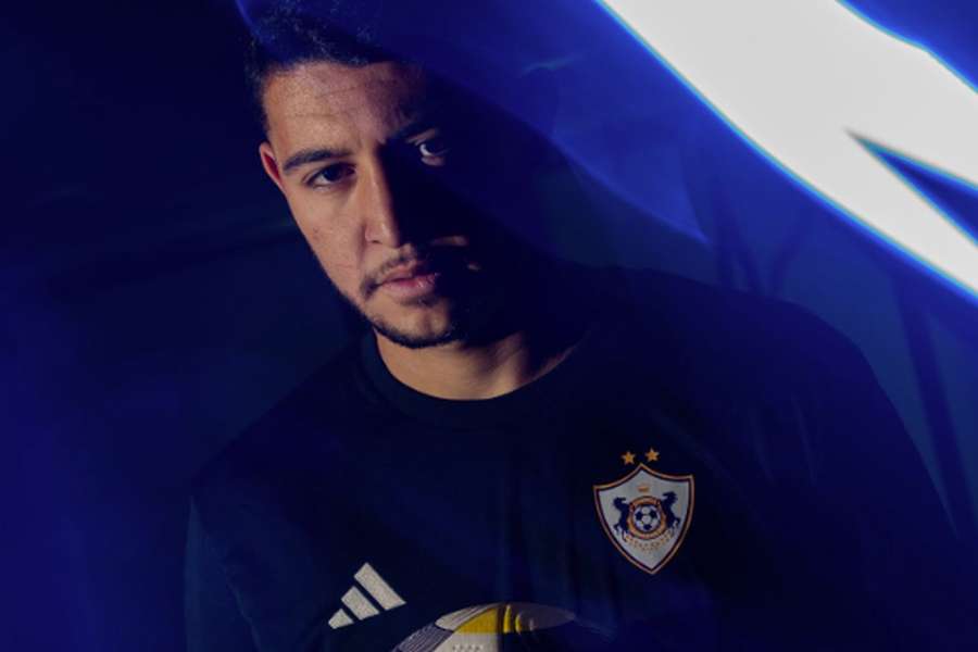 Pedro Bicalho apresentado no Qarabag