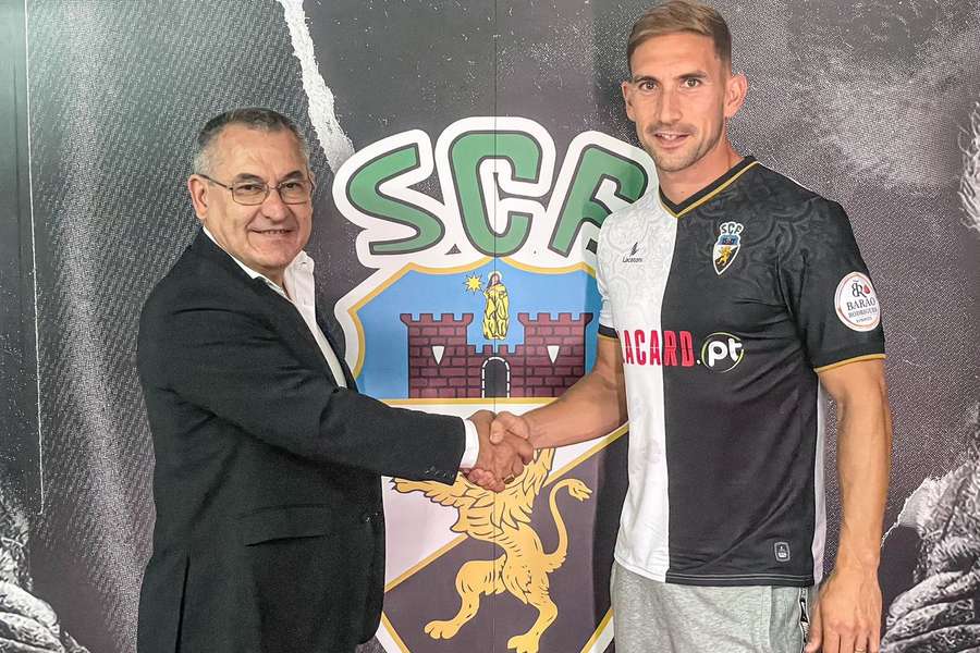 João Rodrigues, presidente do Farense, com Gonçalo Silva