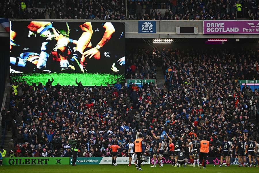 France edged out Scotland 