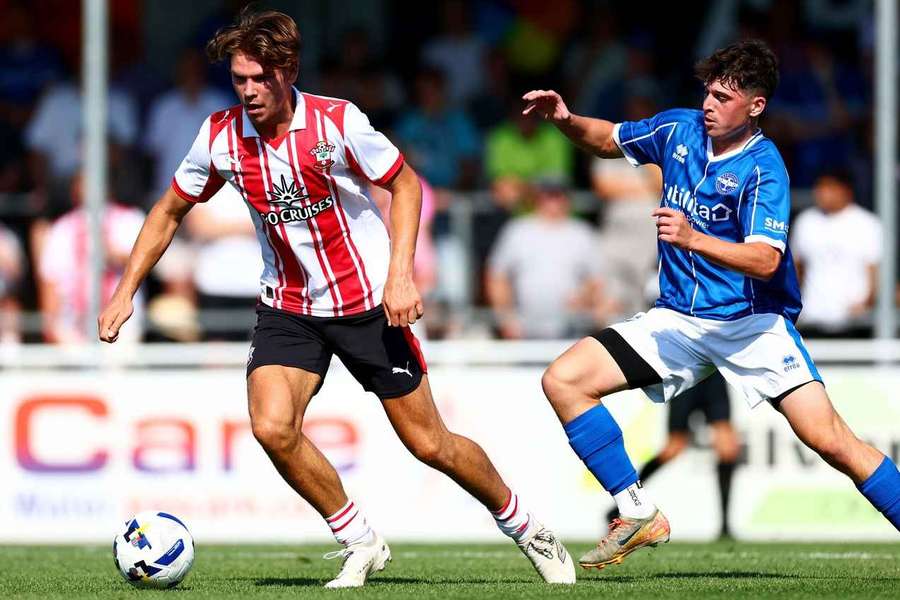 Everton table opening bid for Southampton superkid Dibling