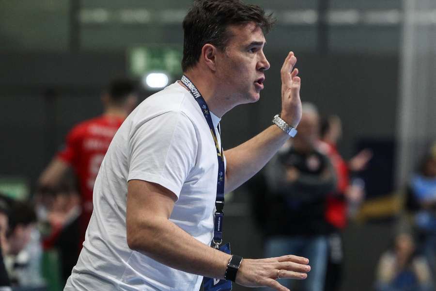 Ricardo Costa é o treinador do Sporting Ricardo Costa é o treinador do Sporting