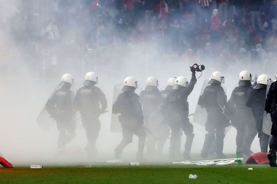 De openbare orde in stadions komt in Griekenland geregeld in het geding