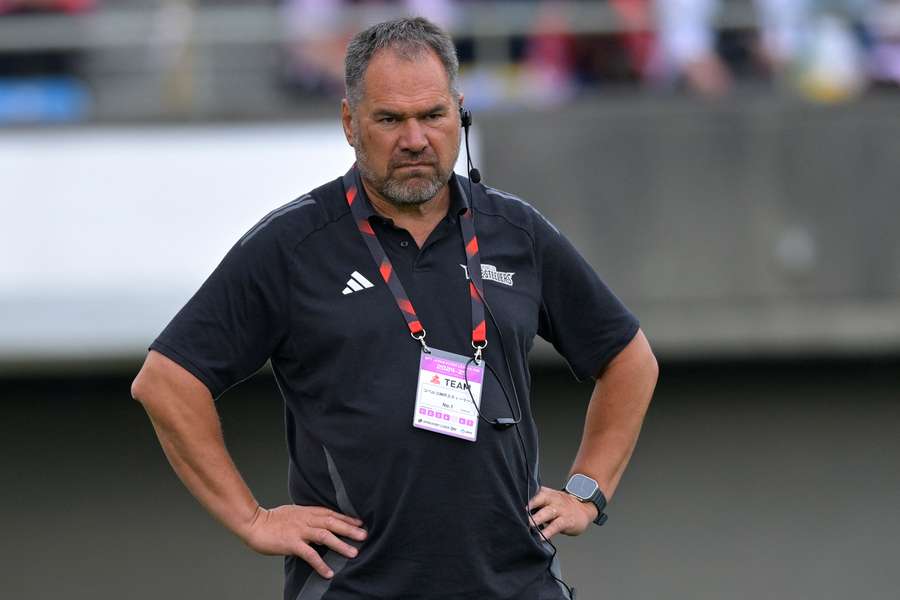 Dave Rennie is a frontrunner for the All Blacks job due to his international experience.
