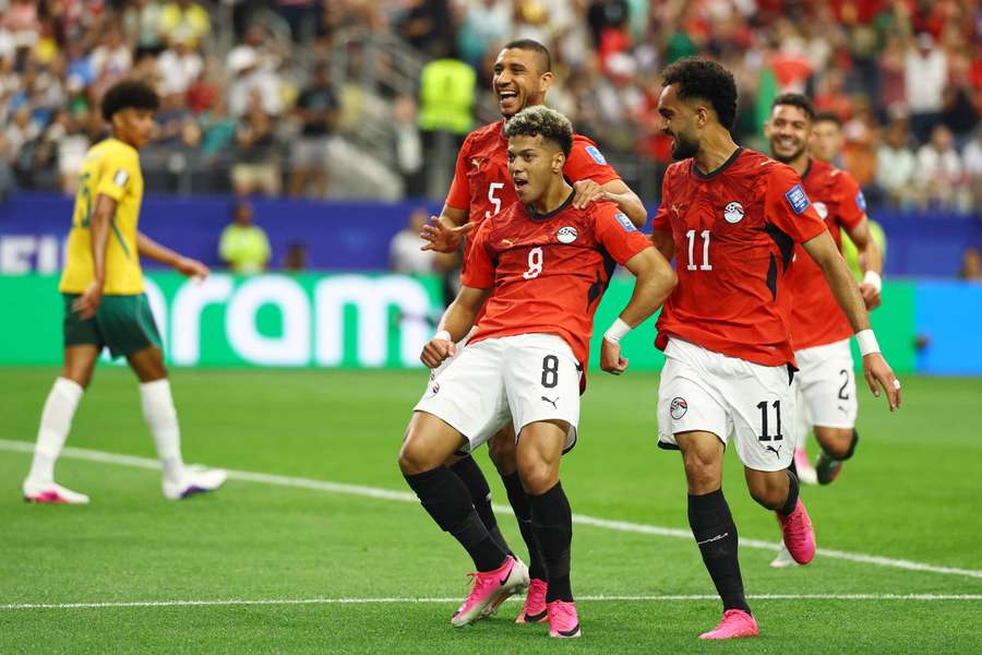 Ägypten feiert den ersten K.o.-Sieg seiner WM-Geschichte Ägypten feiert den ersten K.o.-Sieg seiner WM-Geschichte