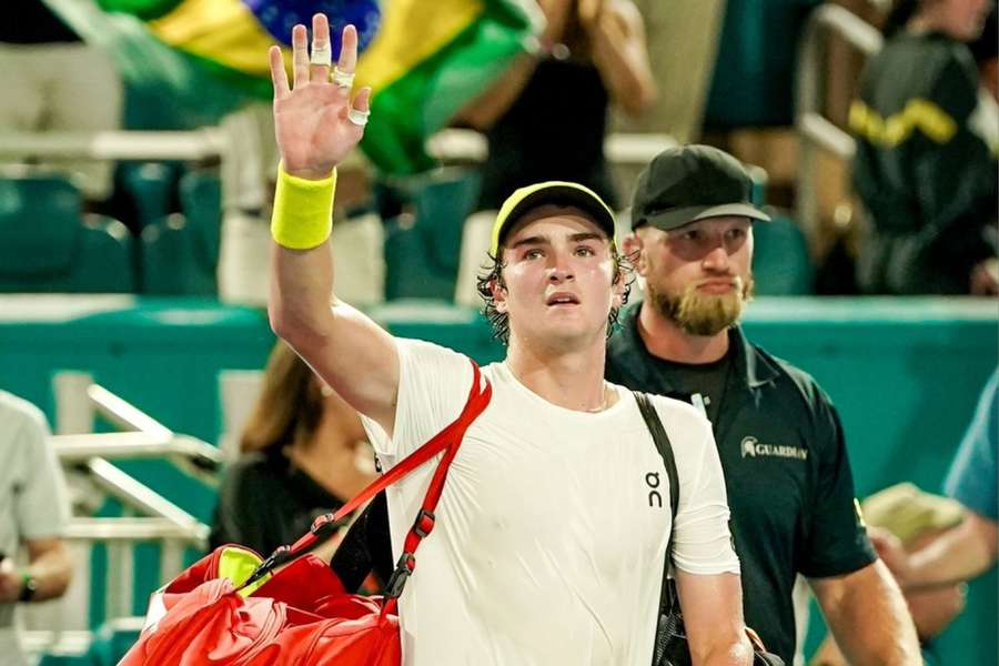João Fonseca se despediu de Miami com derrota para De Minaur
