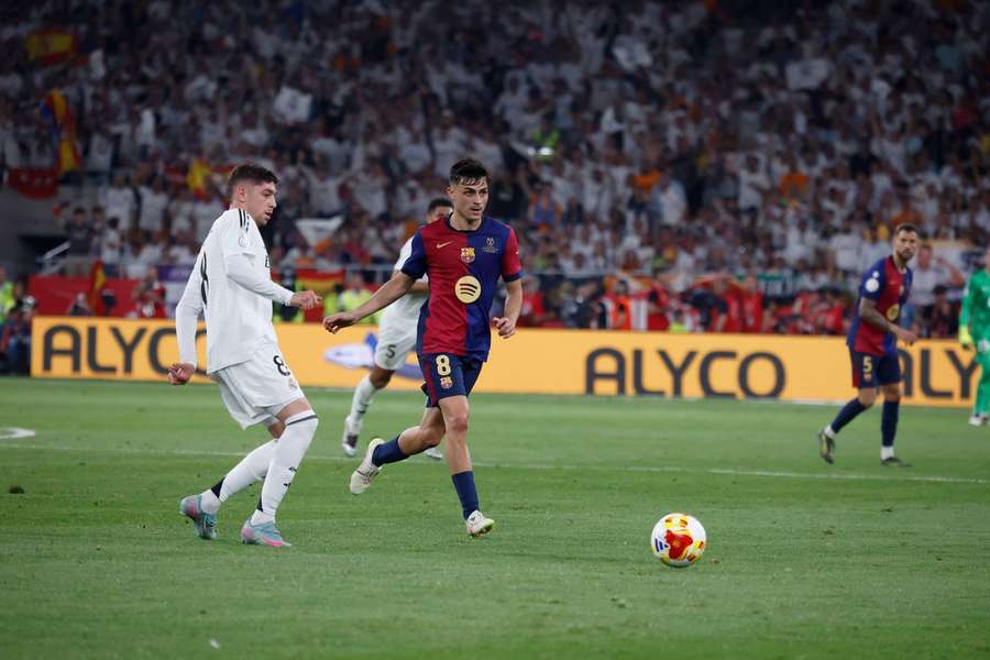 Pedri revine în lotul Barcelonei