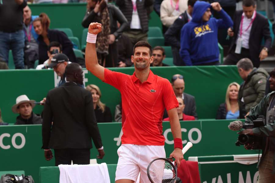 Novak Djokovic qualificou-se para os oitavos de final