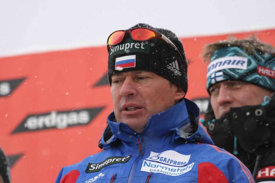 Wolfgang Steiert trainierte neben dem DSV auch russische Springer. Wolfgang Steiert trainierte neben dem DSV auch russische Springer.