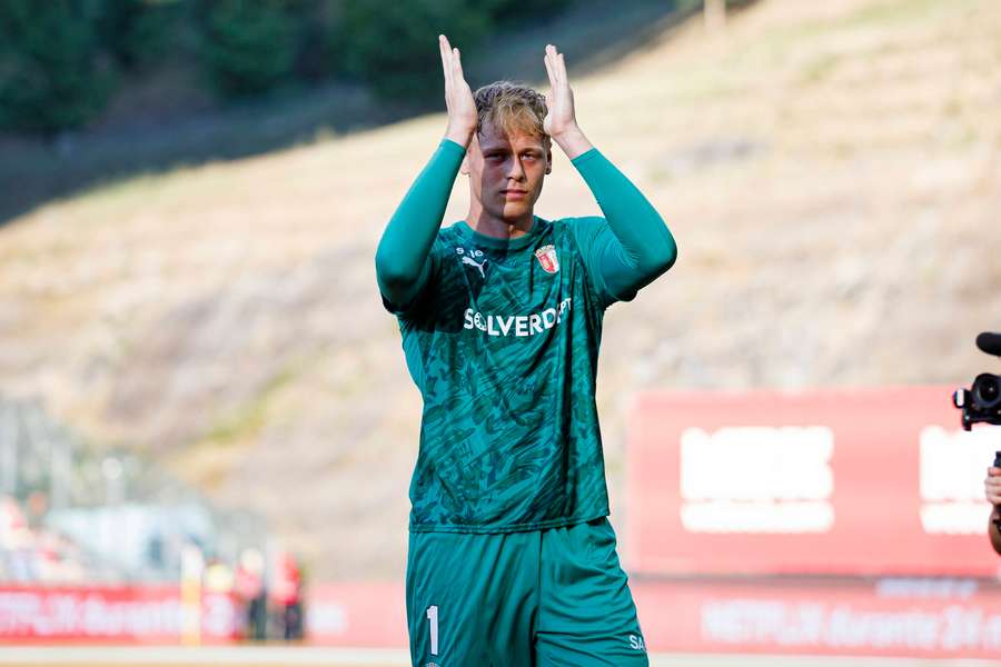 Newcastle trigger the £25M release clause of talented goalkeeper Lukas Hornicek Newcastle trigger the £25M release clause of talented goalkeeper Lukas Hornicek