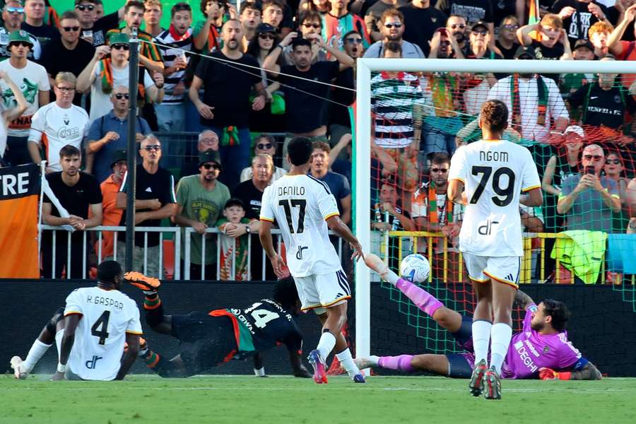Il gol annullato a Correia