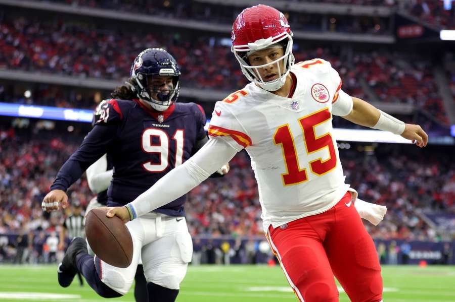 Chiefs quarterback Patrick Mahomes rende vorige week zelf een touchdown binnen tegen de Texans