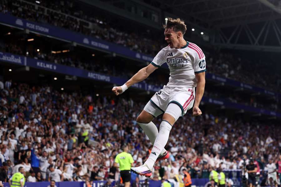 Carlos Espí rozhodl o výhře Realu Madrid nad Espanyolem 2:1. Carlos Espí rozhodl o výhře Realu Madrid nad Espanyolem 2:1.