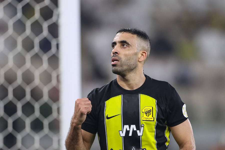 Dois gols de Hamdallah foram insuficientes para evitar goleada sofrida pelo Ittihad