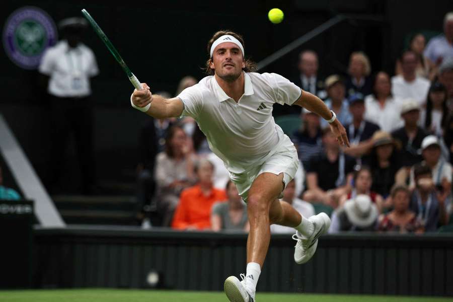 Tsitsipas à Wimbledon le 1er juillet. Tsitsipas à Wimbledon le 1er juillet.