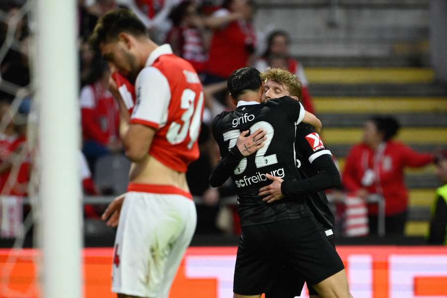 Grifo bedankt sich bei Mitspieler Beste