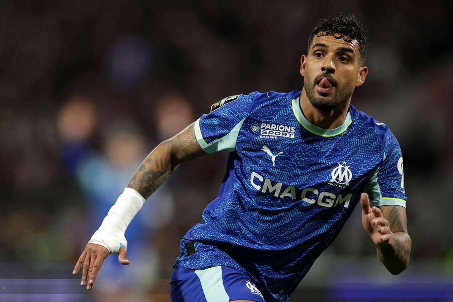 Emerson Palmieri pode retornar ao futebol italiano Emerson Palmieri pode retornar ao futebol italiano