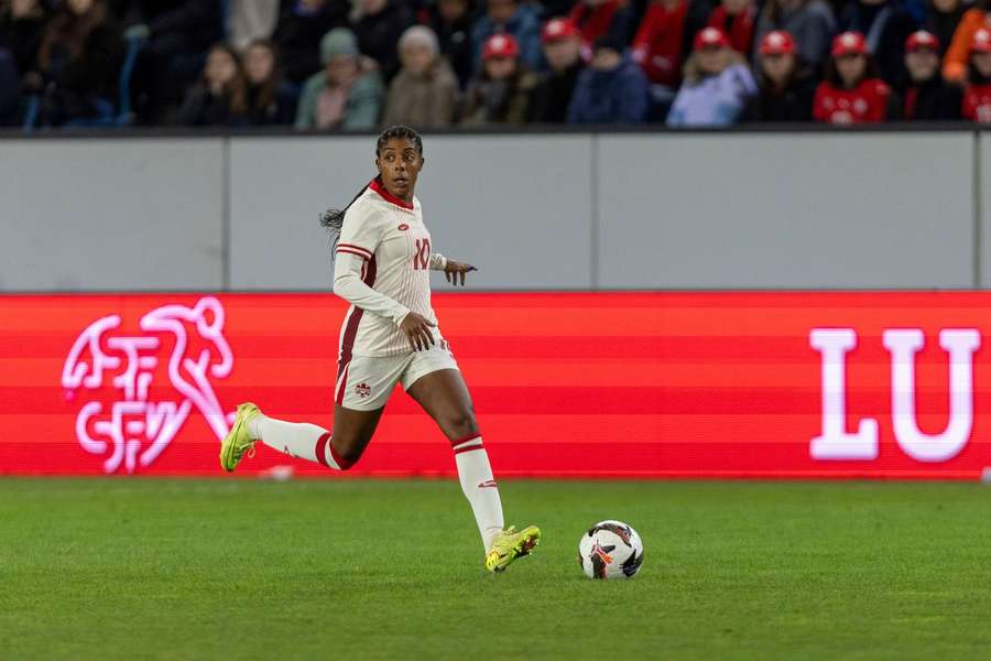 Ashley Lawrence sous le maillot du Canada