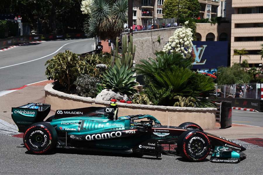 Die sportliche Krise macht Alonso schwer zu schaffen Die sportliche Krise macht Alonso schwer zu schaffen