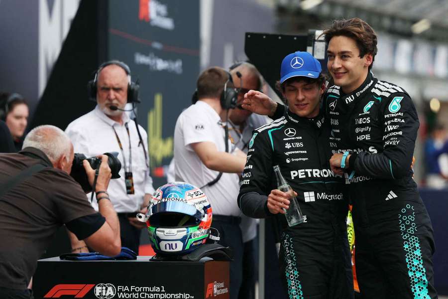 Antonelli po boku parťáka Russella.