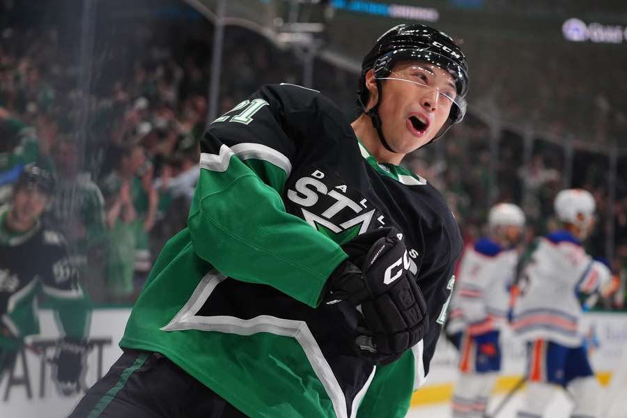 Robertson bude v NHL i nadále hrát za Dallas. Robertson bude v NHL i nadále hrát za Dallas.