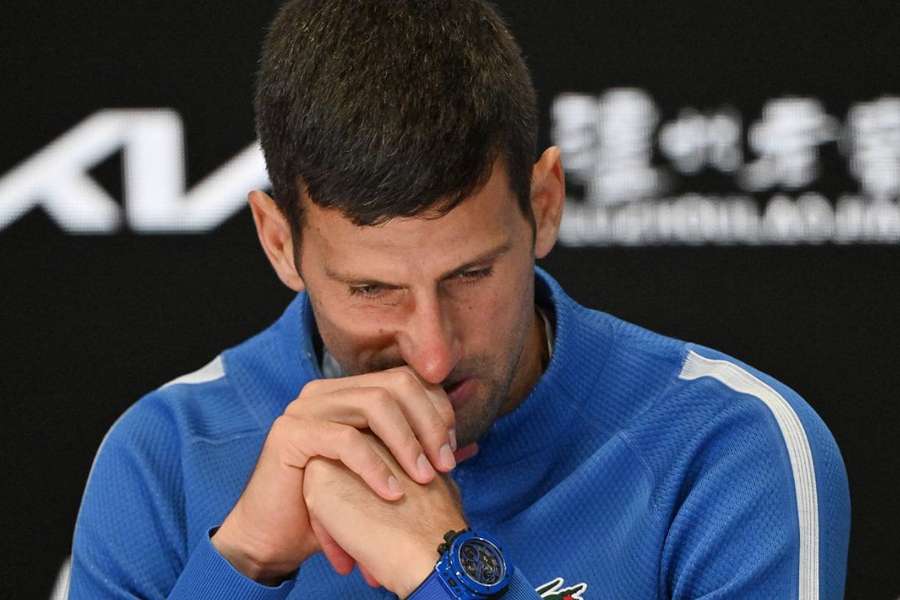 Djokovic en conférence de presse après sa défaite face à Sinner. 