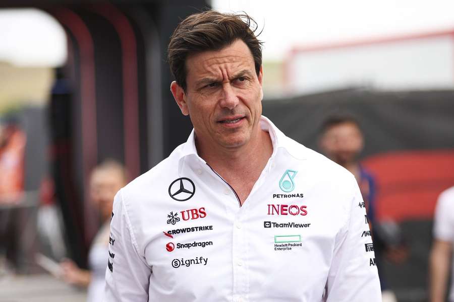 Wolff, chefe da Mercedes, critica "desempenho totalmente insuficiente" no fracasso da Hungria