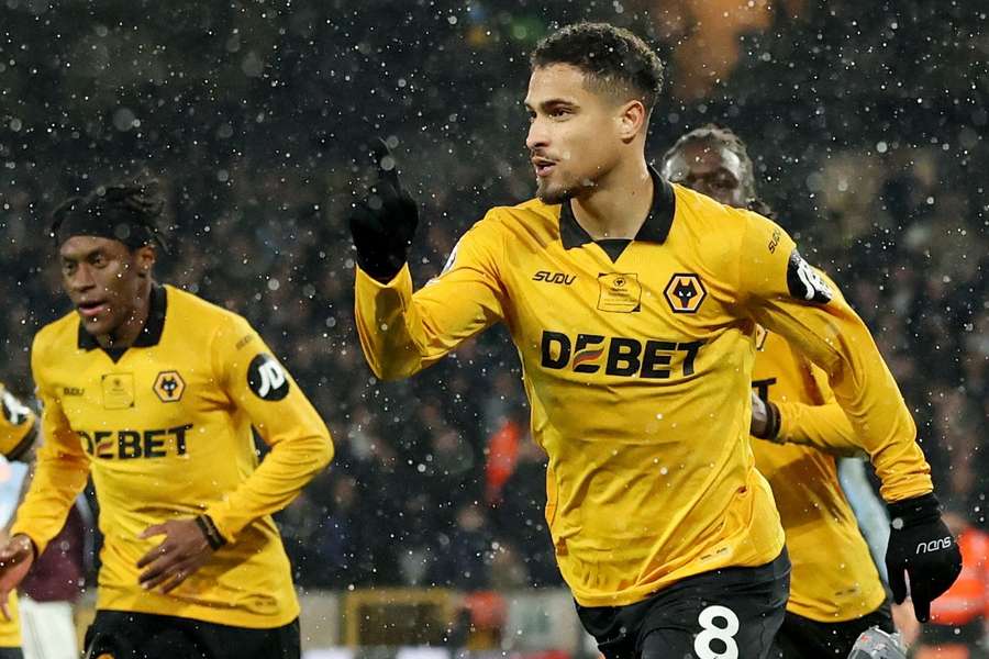 João Gomes encerrou um jejum de um ano em Wolverhampton 2x0 Aston Villa