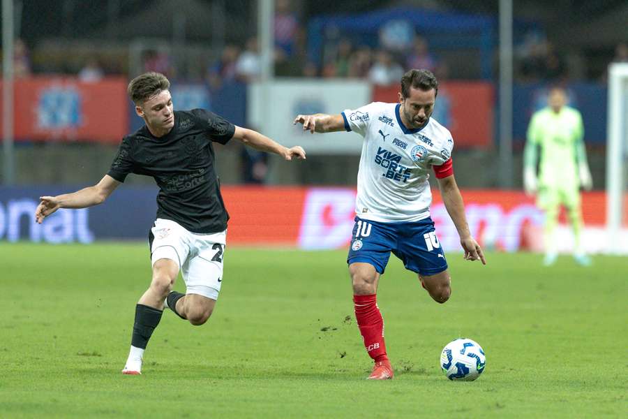 Corinthians e Bahia se enfrentam pelo Brasileirão