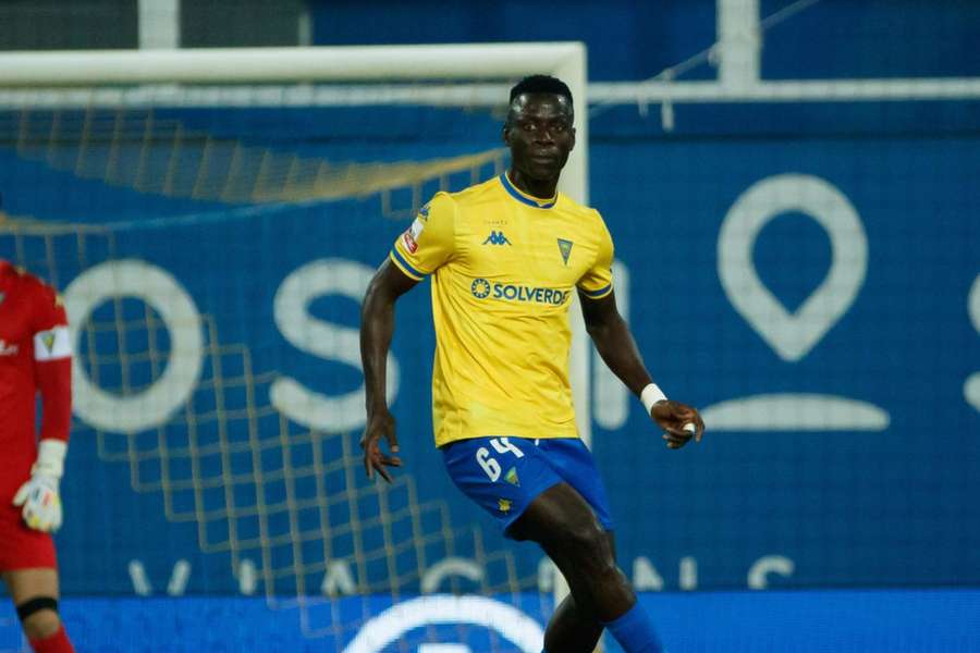 Mor Ndiaye vai jogar na Grécia