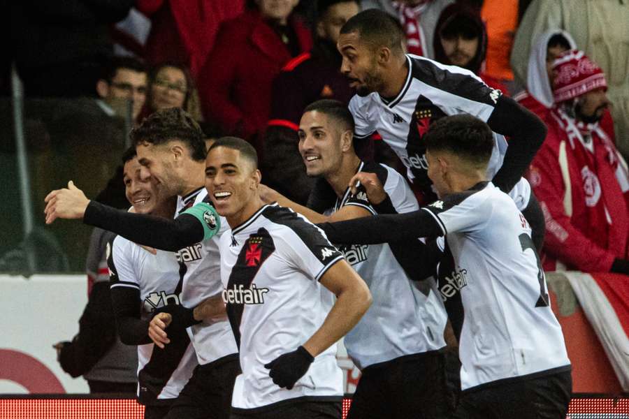 Adson fez o primeiro do Vasco no Beira-Rio