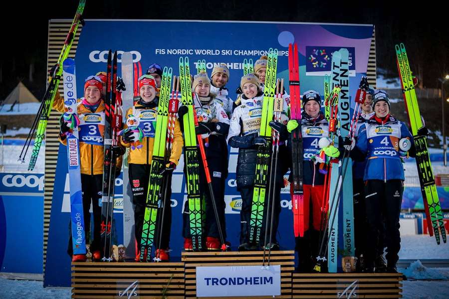 Norvegia, medaliată cu aur în proba de combinată nordică pe echipe mixte la Mondiale